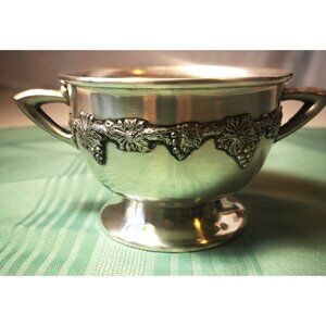 Bowl w/ Grape  Wm A Rogers Old English Reproduction Silver Plated Copper Antique